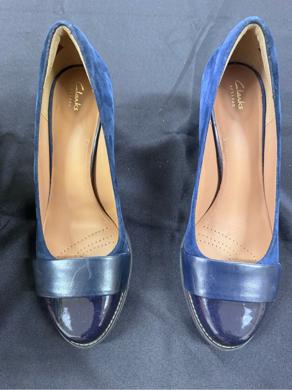 Clarks Navy Blue Suede Block Heel Pumps – Preowned - Picture 6 of 10